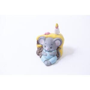 Avon, Mouse on Cake, Merry Messenger Pomette, PVC figure, 1984, ~ 250113-WH 62